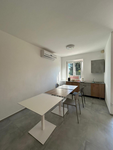 Others 5, B&B Sophia, Chieti