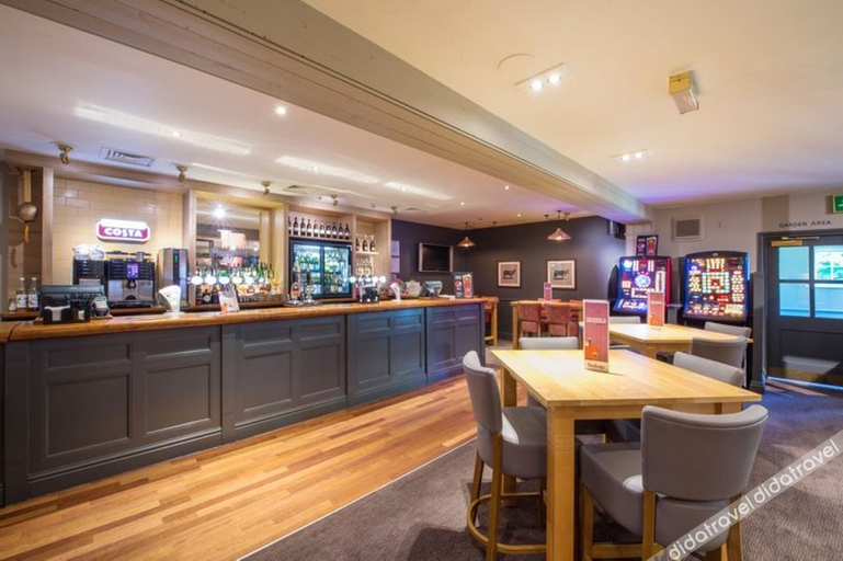 Others 3, Newport Wales (M4, J24), Newport