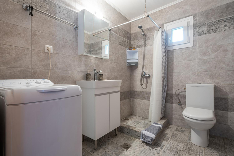 Bathroom 3, Ριζες - Rizes, North Aegean