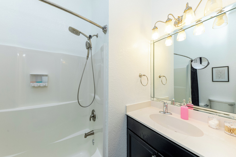 Bathroom 4, 30A Inn & Suites, Walton