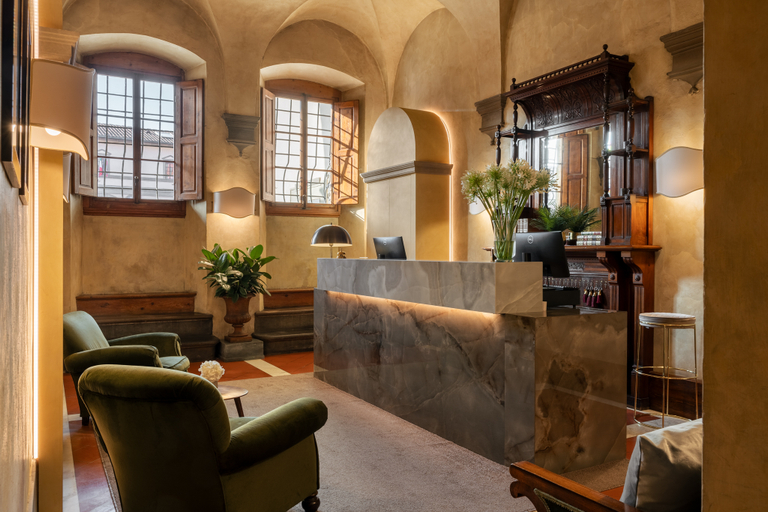 Public Area, Loggiato Dei Serviti, Florence