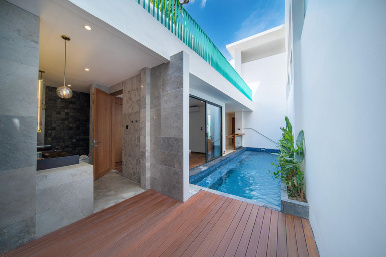 Swimming Pool 11