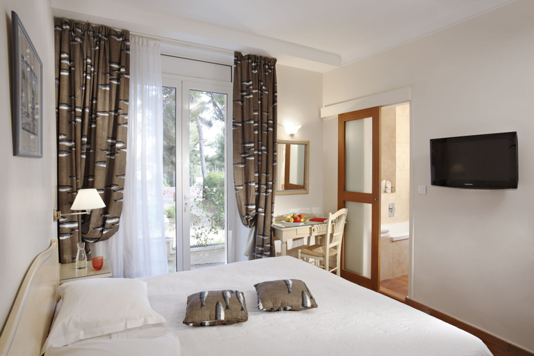 Bedroom 3, Grand Hotel Des Lecques, BW Signature Collection, Var