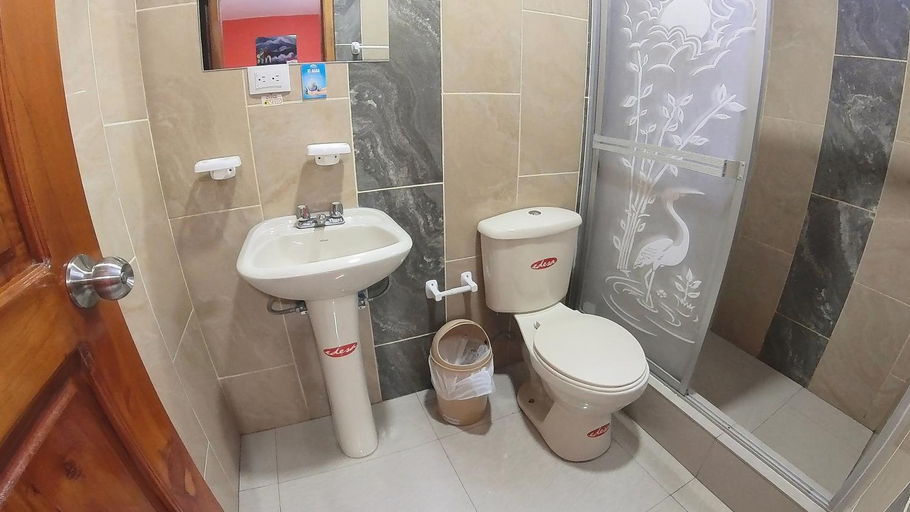 Bathroom 3, Hostal Flor de los Angeles Guamote, Guamote