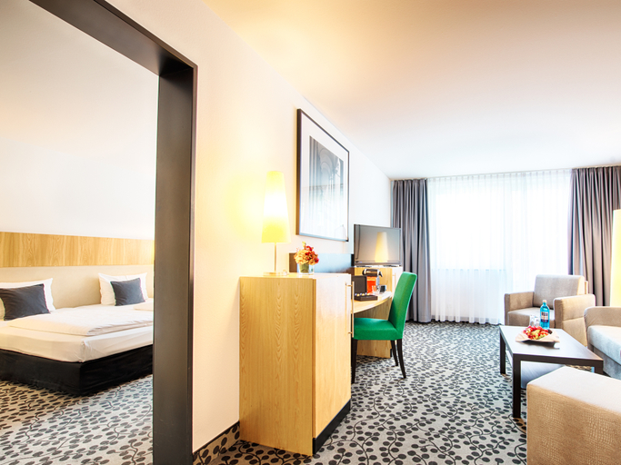 Bedroom 2, Four Points by Sheraton Offenbach Plaza, Offenbach am Main