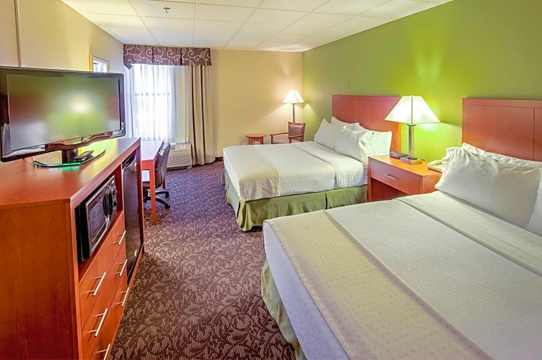 Bedroom 3, Quality Inn & Suites Downtown Mansfield, Richland