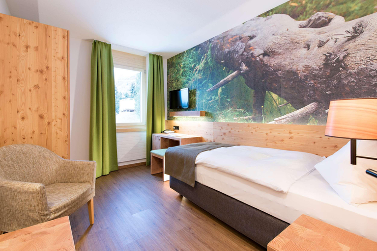 Bedroom 3, Hotel Chesa Mulin, Maloja