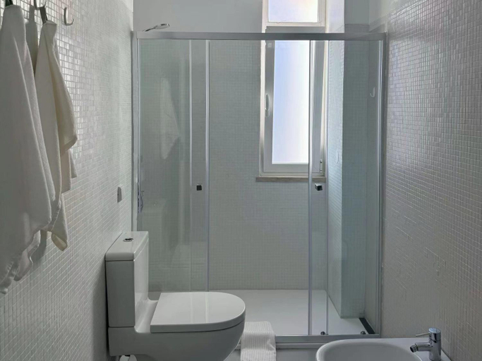 Others 2, Comfy room near Metro, Lisbon