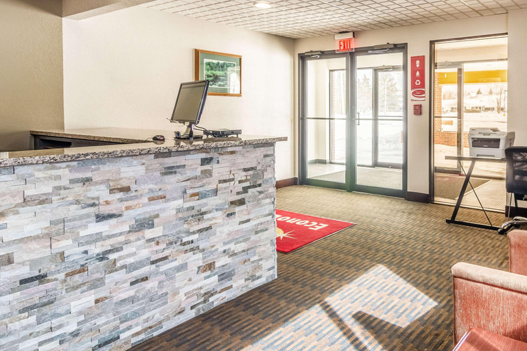 Public Area 2, Econo Lodge Cadillac, Wexford