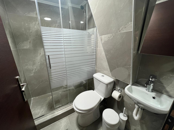 Others 3, Elegant Loft 2, East Macedonia and Thrace