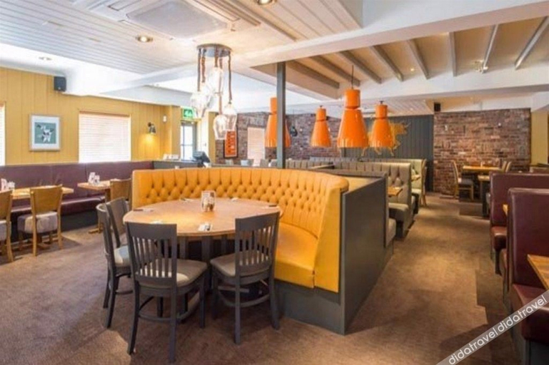 Others 4, Newport Wales (M4, J24), Newport