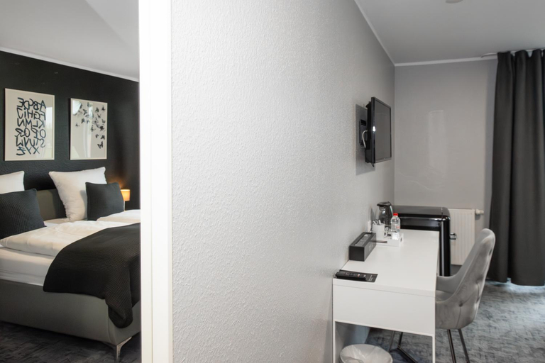 Others 5, Hotel Deluxe, Recklinghausen