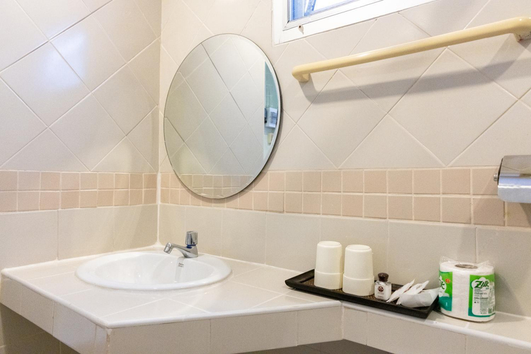 Bathroom 5, Kiatthada Resort, Lat Phrao