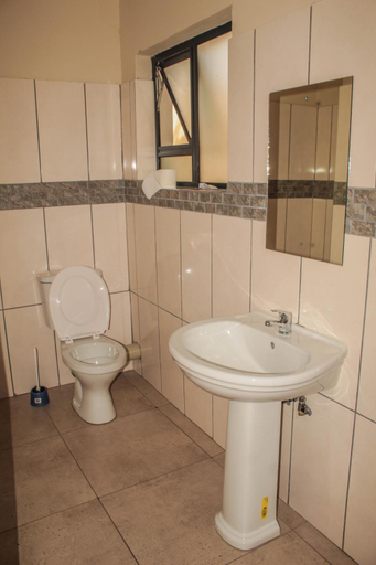 Others 3, Ingwenya Guesthouse, Gert Sibande
