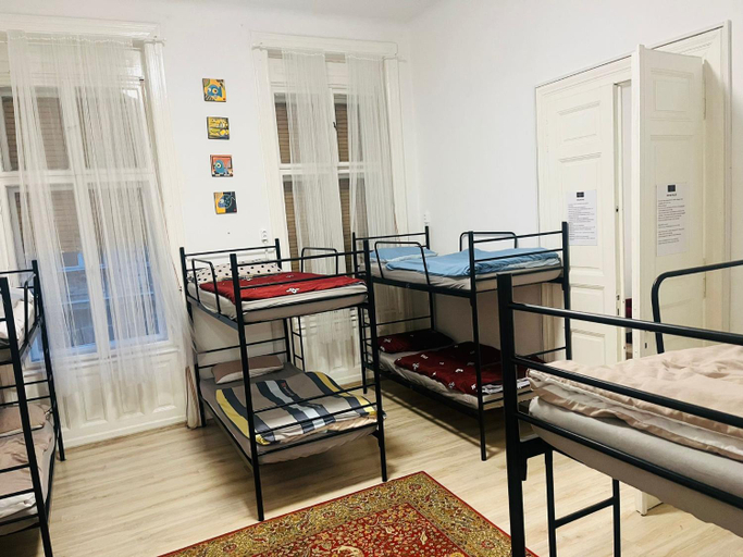 2, Bobr Krw stay, Budapesti