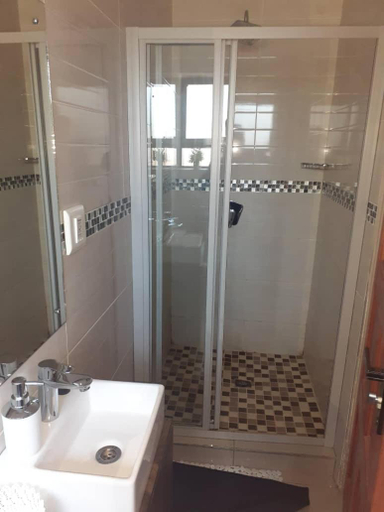 Bathroom 5, Mantenga Hillview, Lobamba