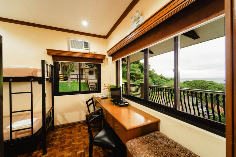 Sol Y Viento Mountain Hot Spring Resort, Silang