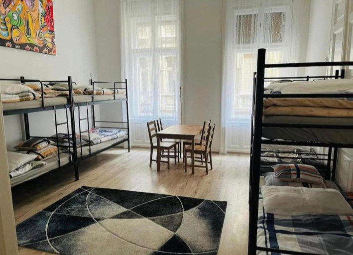 4, Bobr Krw stay, Budapesti