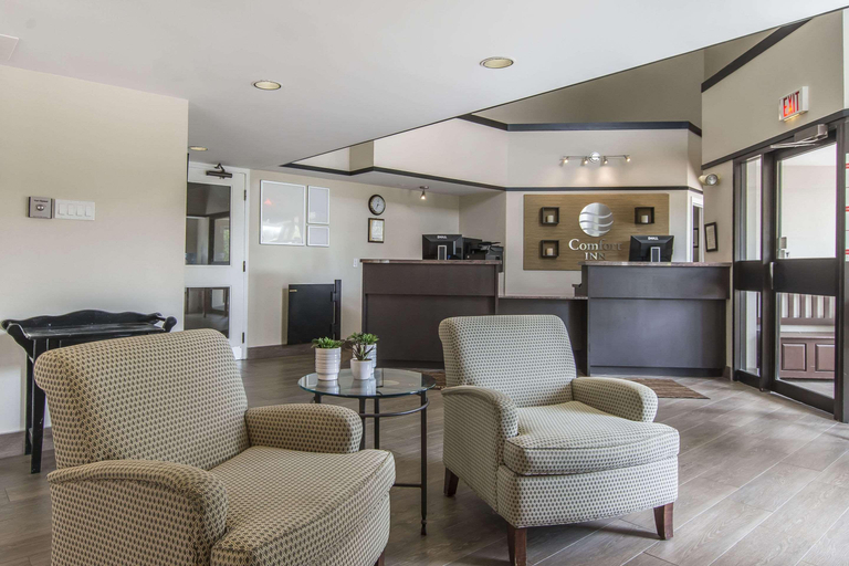 Public Area 3, Comfort Inn, Muskoka