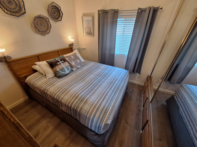 Bedroom 4, Oceanview Cabin 19 Jacuzzi Large Deck w Seating, Del Norte