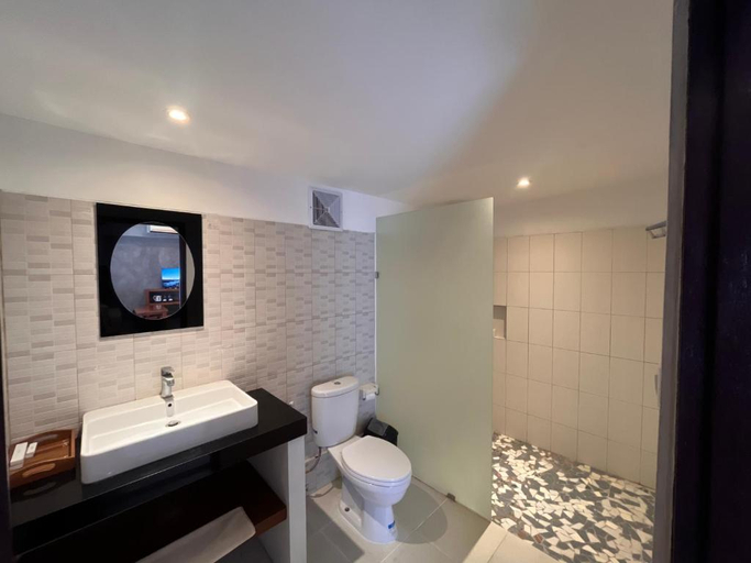 Bathroom 19