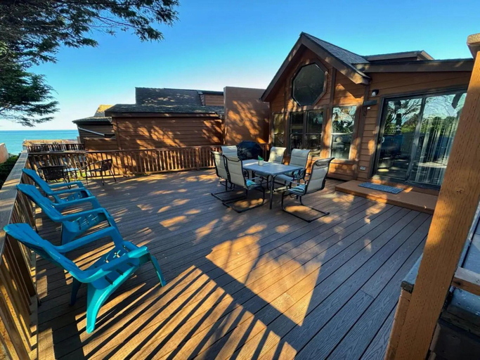 Others 1, Oceanview Cabin 19 Jacuzzi Large Deck w Seating, Del Norte