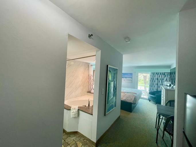 Bedroom 3, Ocean Sands Beach Boutique Inn-1 Acre Private Beach-St Augustine Historic-2 Miles-Shuttle with Downt, Saint Johns