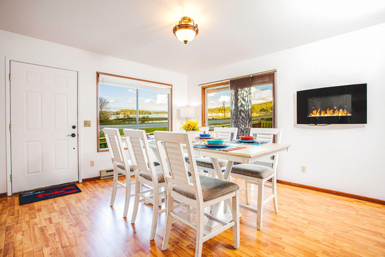 Others 4, Cornet Bay Cottage in Oak Harbor, Island