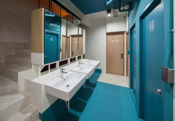 Bathroom 3, The BOB Hostel, Wattana