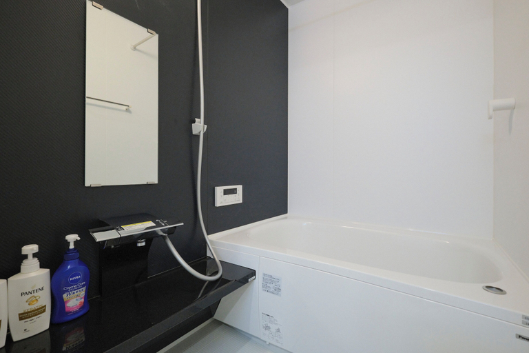 Bathroom 3, Victoria Shimokitazawa by Tranova, Setagaya
