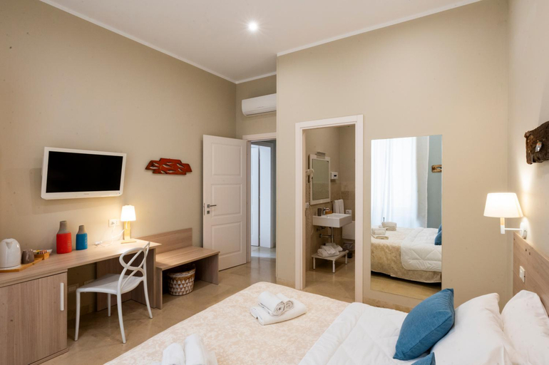 Others 3, Le Mura - Charme rooms, Trapani