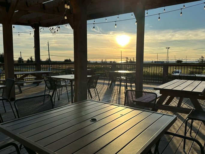 Food & Drinks 5, Hekate's Retreat, Skeena-Queen Charlotte