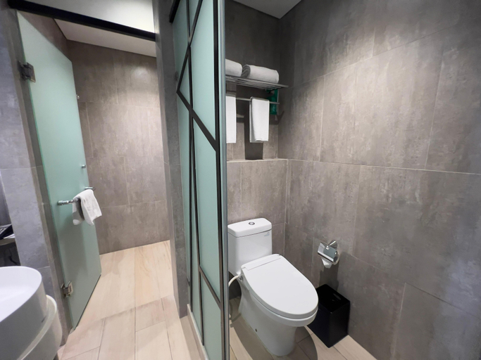 Bathroom 10