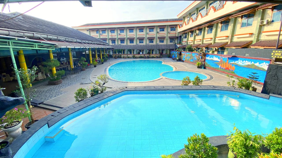 Swimming Pool 19