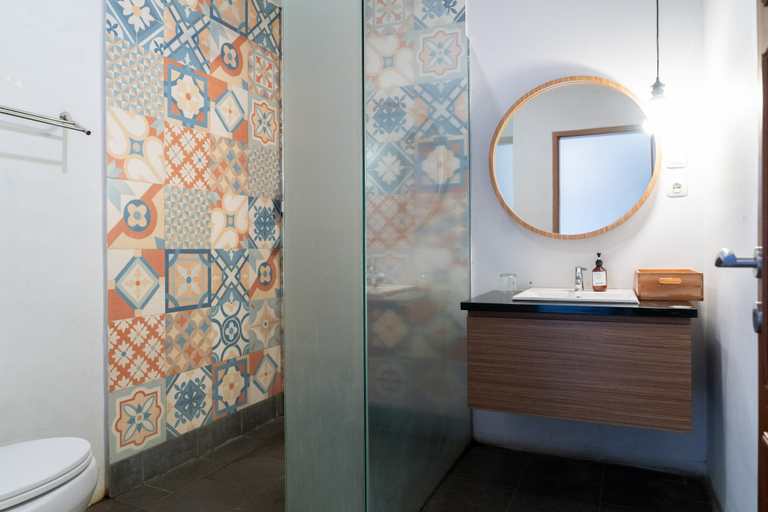Bathroom 14