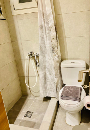 Shower 3, NISO Thessaloniki Hospitality Apartments, Central Macedonia