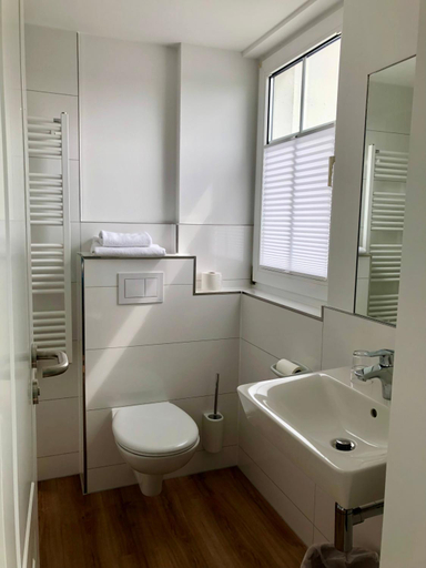 Bathroom 2, Pension "Strandhotel", Vorpommern-Rügen