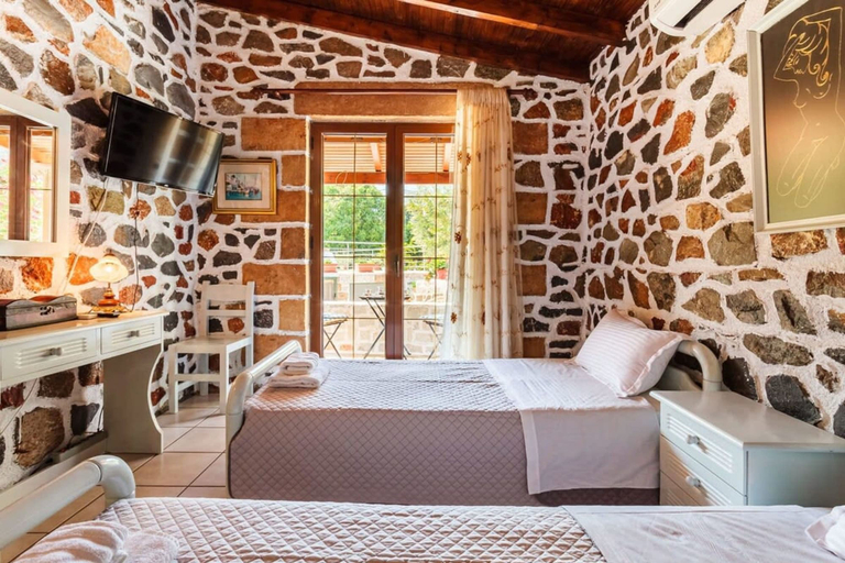 Room 2, Mani s Garden Paradise - Elia Secluded Retreat, Peloponnese