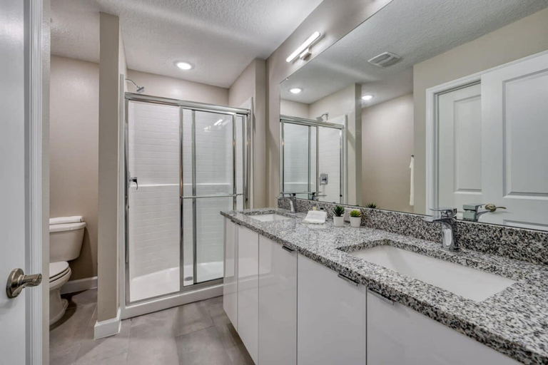 Others 2, Super Spacious and Comfortable 5 Bedroom Villa, Osceola