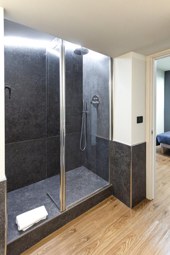 Bathroom 11