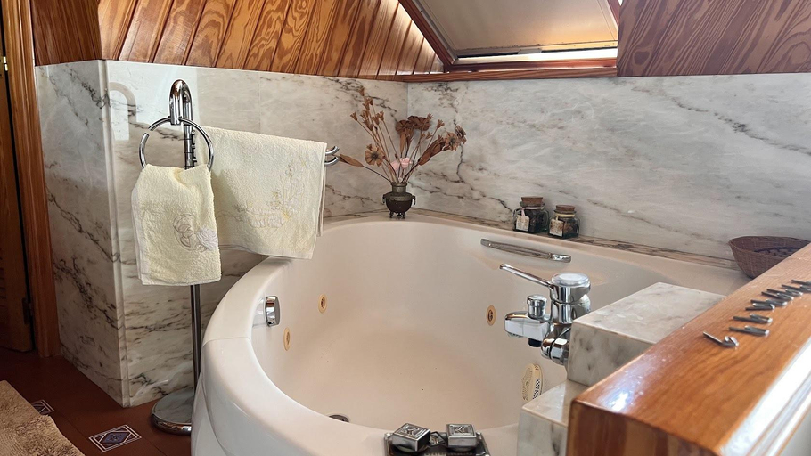 Bathroom 3, Casa Sinforiano, Cantabria