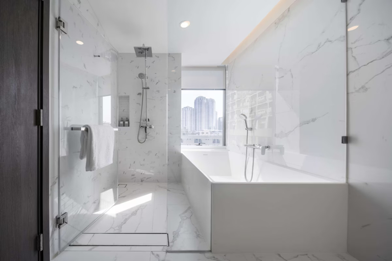 Bathroom 5, Wyndham Bangkok Queen Convention Centre, Khlong Toey