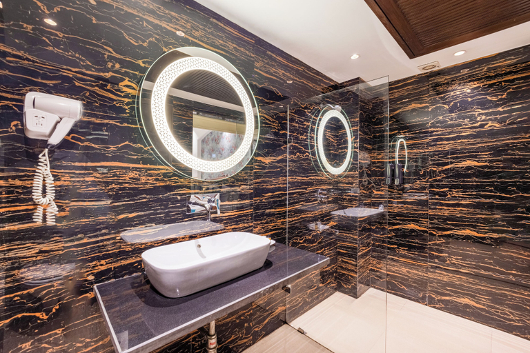Bathroom 19