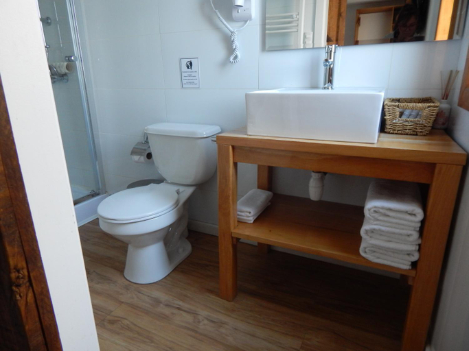 Bathroom 2, Hostal Buenavista Patagonia, Magallanes