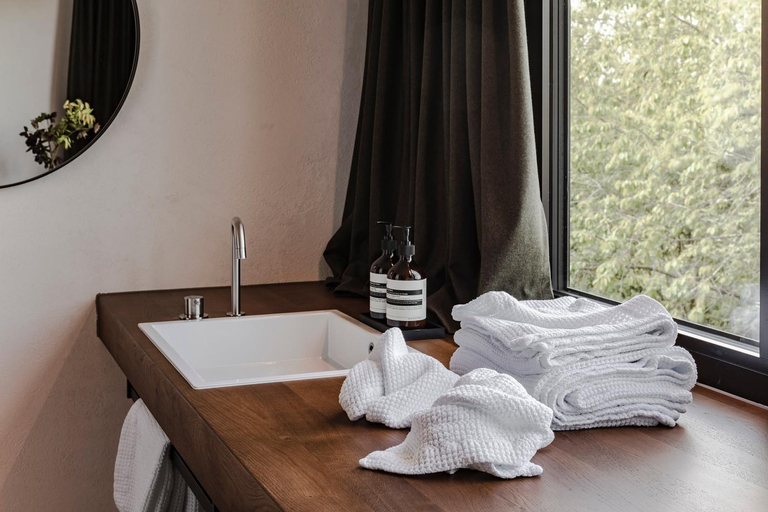 Bathroom 14
