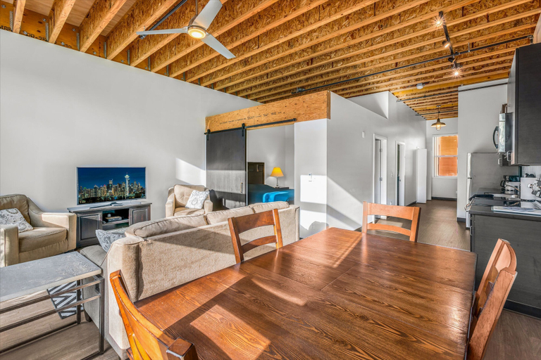 Room 4, Roxy Condo 203 in Bremerton, Kitsap