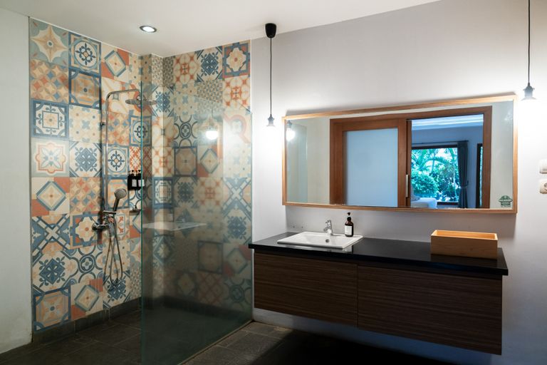 Bathroom 7