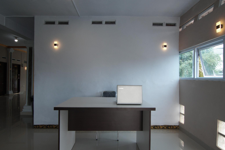Others 5, Hotel O White House SyariahNearOYO 93457 White House Syariah, Pekanbaru