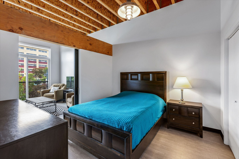 Room 5, Roxy Condo 203 in Bremerton, Kitsap