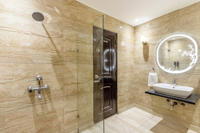 Bathroom 13